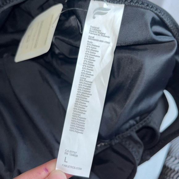 NWT one piece swimsuit - Picture 4 of 8